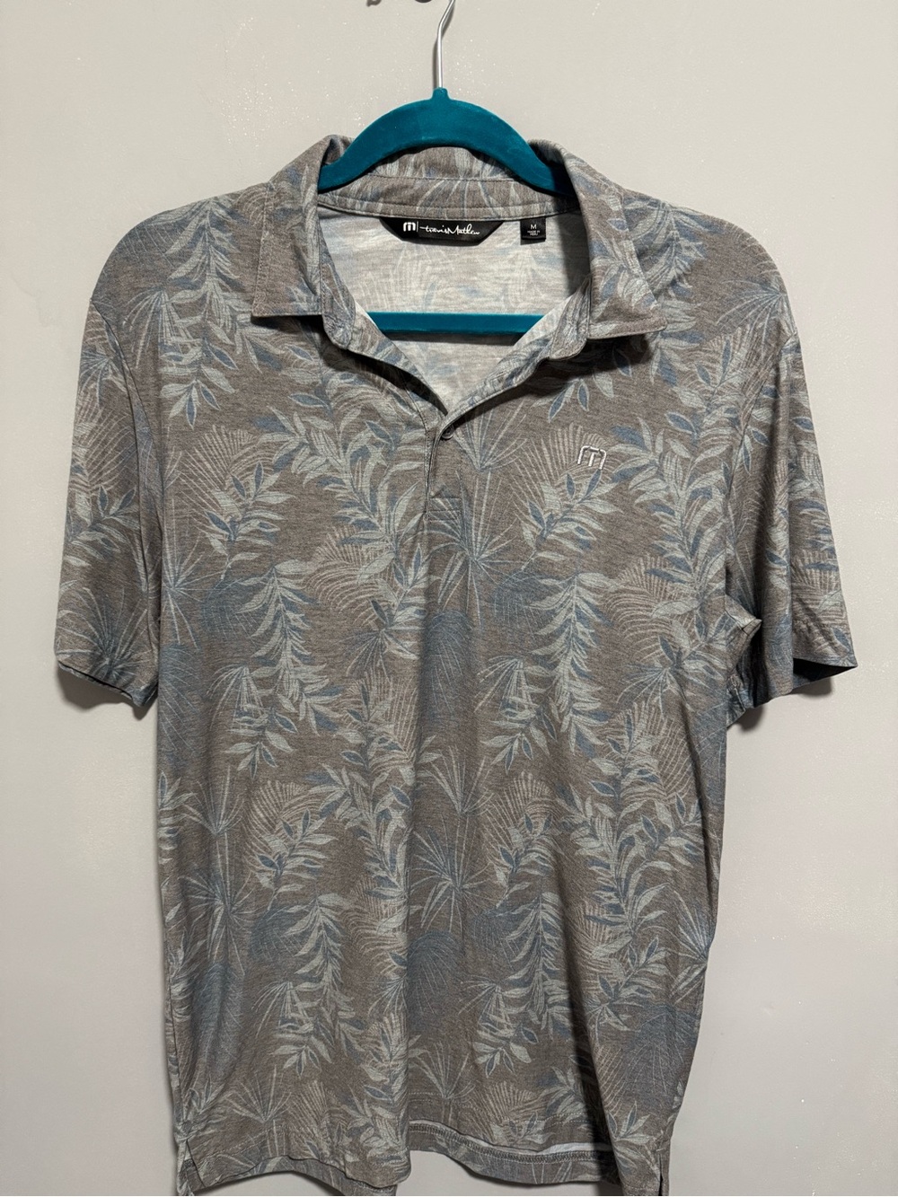 Travis Mathew- Men’s Light Gray Short-Sleeve Shirt - Medium